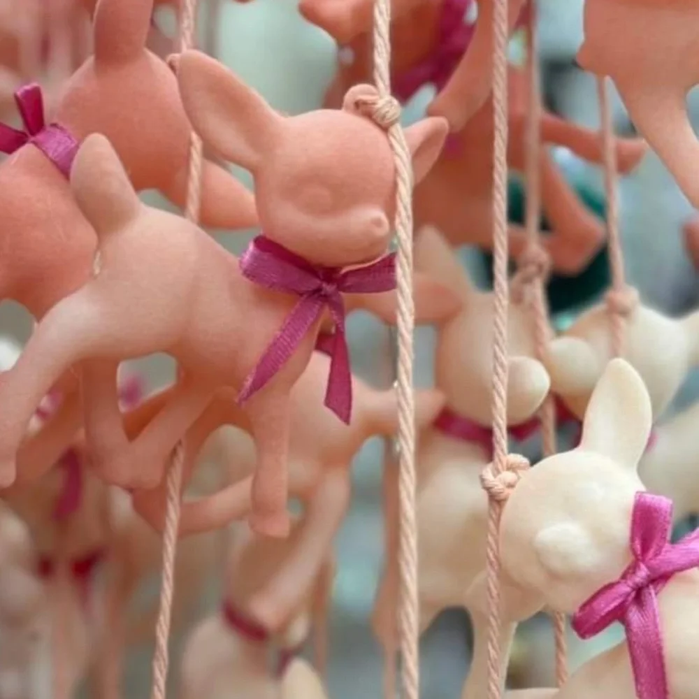 Deer & Bow Garland Flocked Pink